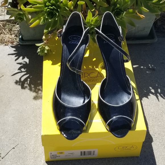 Circa Joan & David DJ Moss Black/White Ankle Strap Heeled Shoes - Picture 2 of 9